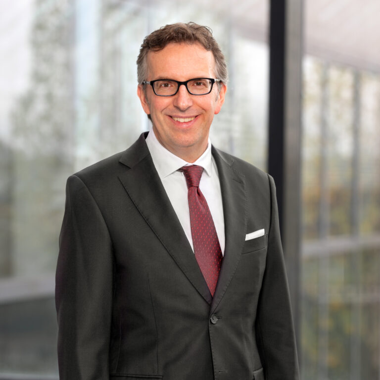 Porträtbild vom kaufmännischen Leiter der Stadtwerke Jülich Dirk Sandmann